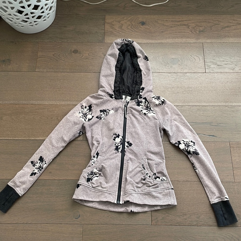 Gently worn lulu lemon jacket